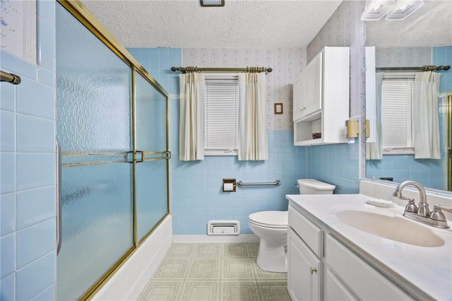 253 Woodcroft Drive, Greece, NY 14616