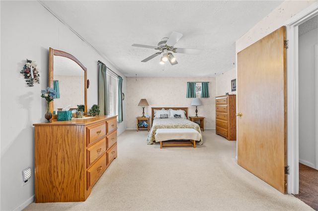 253 Woodcroft Drive, Greece, NY 14616