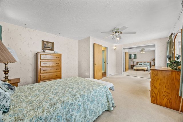 253 Woodcroft Drive, Greece, NY 14616