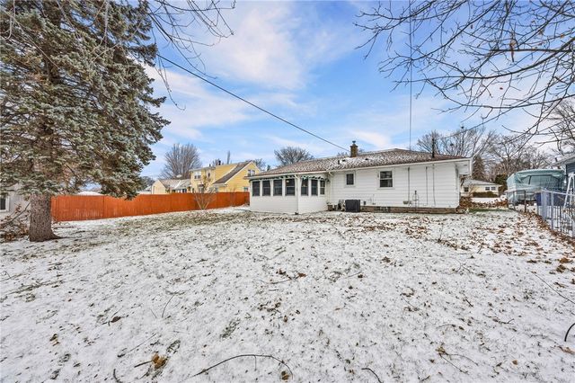 253 Woodcroft Drive, Greece, NY 14616