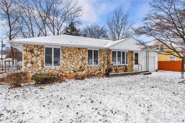 253 Woodcroft Drive, Greece, NY 14616