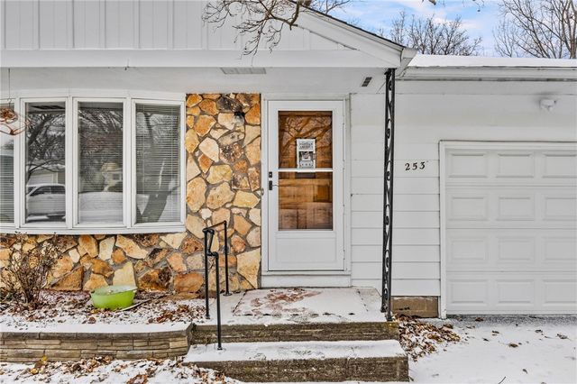 253 Woodcroft Drive, Greece, NY 14616