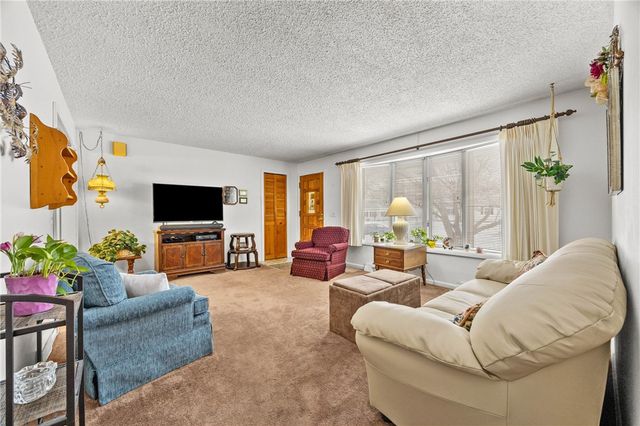 253 Woodcroft Drive, Greece, NY 14616