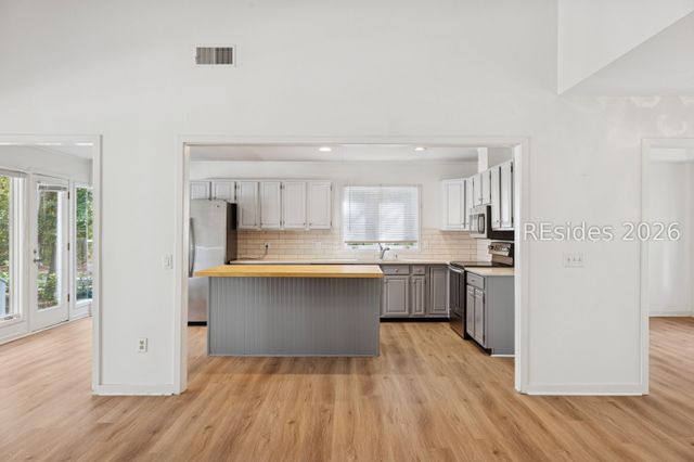 2 Stillwater Ln, Hilton Head Island, SC 29926