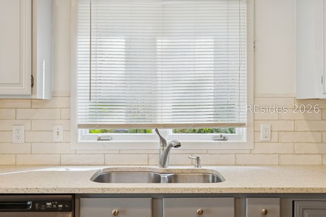 2 Stillwater Ln, Hilton Head Island, SC 29926