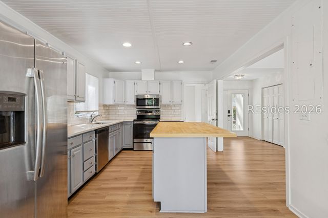 2 Stillwater Ln, Hilton Head Island, SC 29926