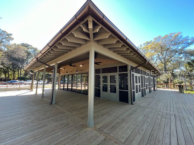 2 Stillwater Ln, Hilton Head Island, SC 29926