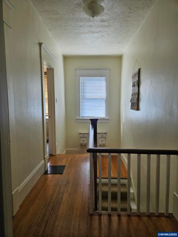 820 SW 5th St, Corvallis, OR 97333