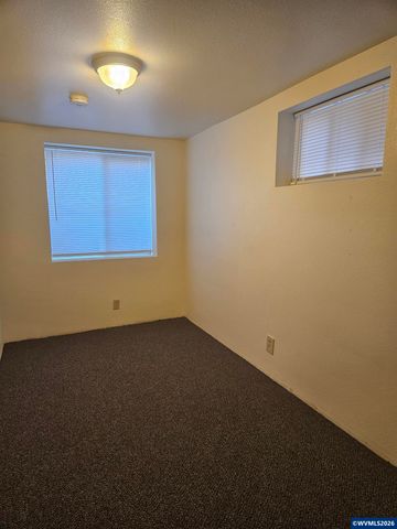820 SW 5th St, Corvallis, OR 97333
