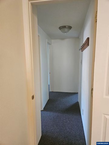820 SW 5th St, Corvallis, OR 97333