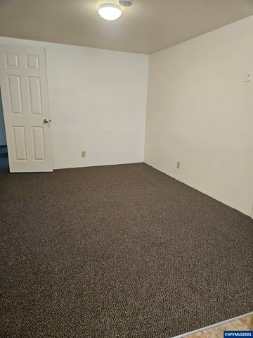 820 SW 5th St, Corvallis, OR 97333