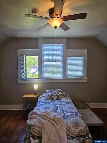 820 SW 5th St, Corvallis, OR 97333