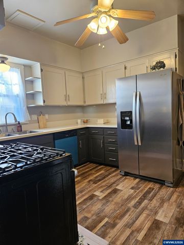 820 SW 5th St, Corvallis, OR 97333