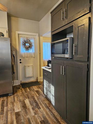 820 SW 5th St, Corvallis, OR 97333