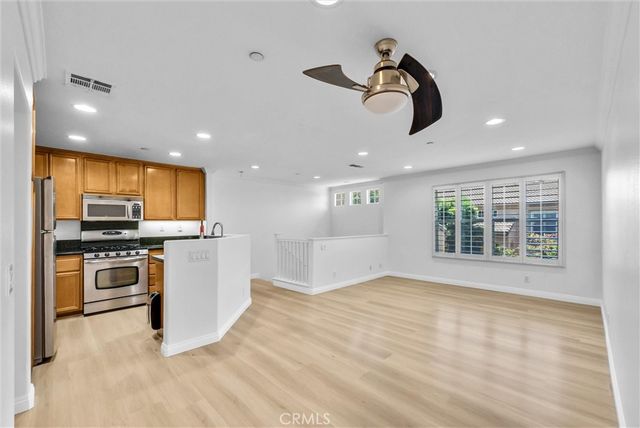 46 New Season, Irvine, CA 92602