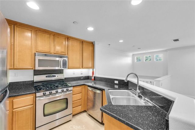 46 New Season, Irvine, CA 92602