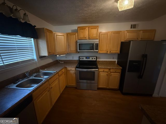 1236 Woodbridge Drive NE, Conyers, GA 30012