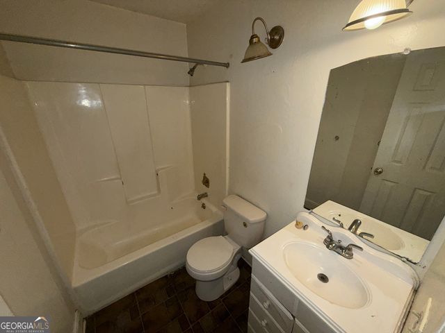 1236 Woodbridge Drive NE, Conyers, GA 30012