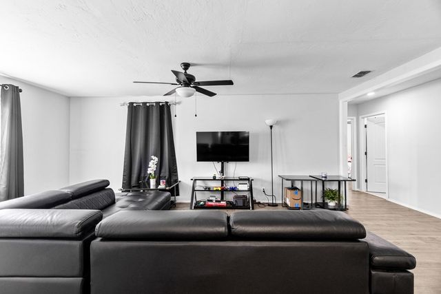 2402 Park Blvd, Odessa, TX 79763