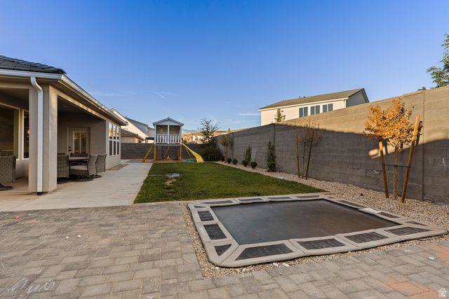 1933 S OLD STONE CV, Washington, UT 84780