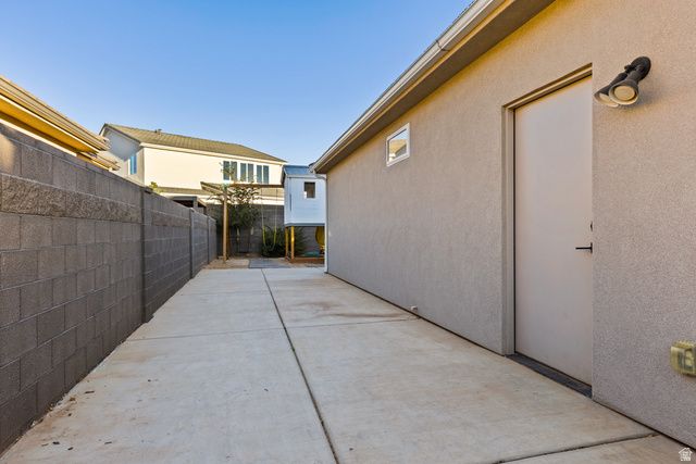 1933 S OLD STONE CV, Washington, UT 84780