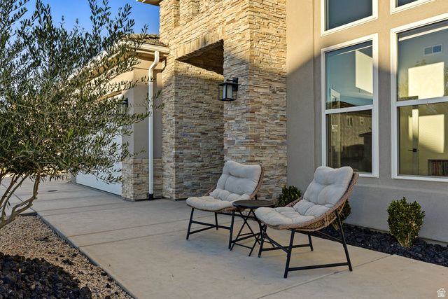 1933 S OLD STONE CV, Washington, UT 84780