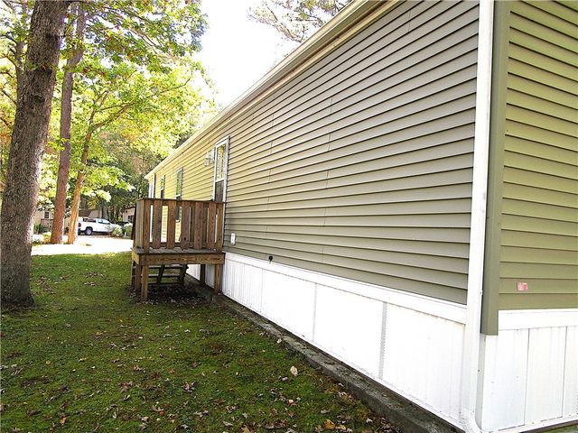 40 Leisure Way, Coventry, RI 02816