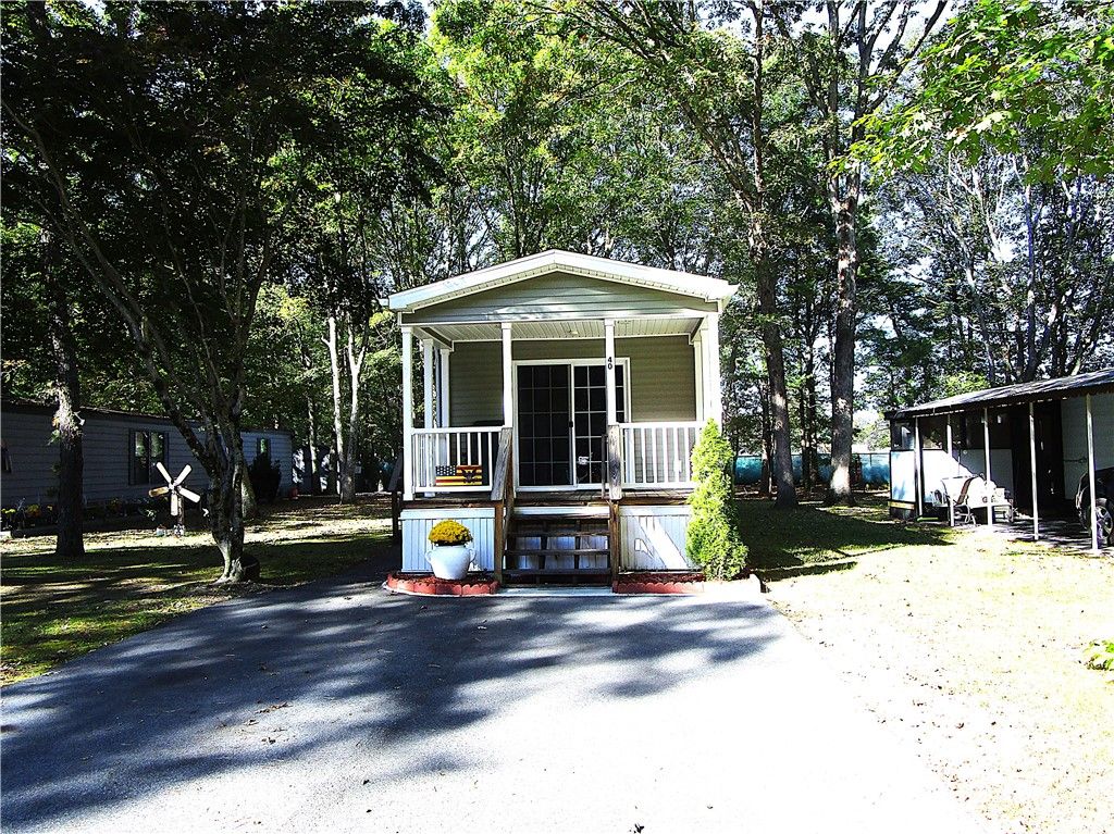 40 Leisure Way, Coventry, RI 02816
