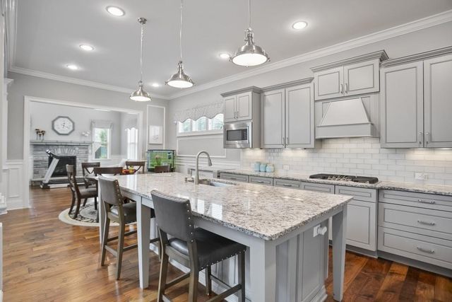 5950 Thoroughbred Way, Suwanee, GA 30024