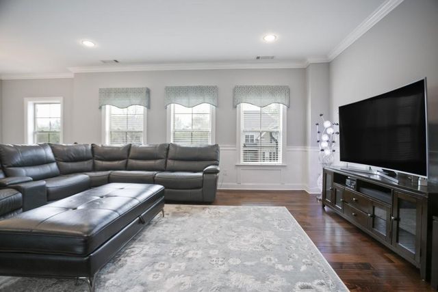 5950 Thoroughbred Way, Suwanee, GA 30024