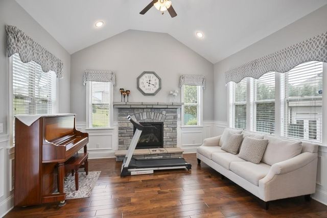5950 Thoroughbred Way, Suwanee, GA 30024