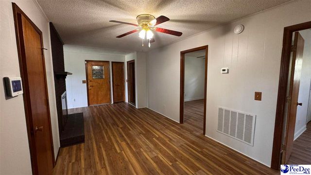 120 Theressa Dr, Darlington, SC 29532