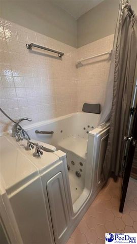 120 Theressa Dr, Darlington, SC 29532