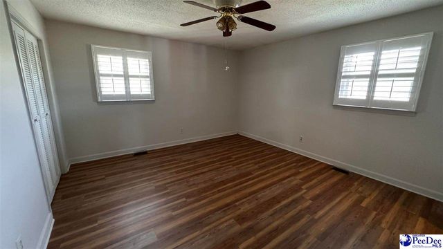 120 Theressa Dr, Darlington, SC 29532