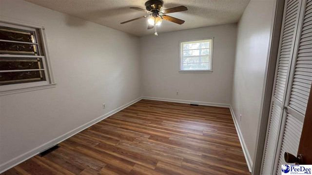 120 Theressa Dr, Darlington, SC 29532
