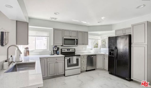 8100 W 83rd Street, Playa Del Rey, CA 90293