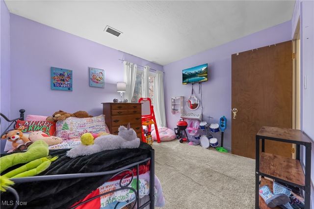 6330 Greenwood 103, Sagamore Hills, OH 44067