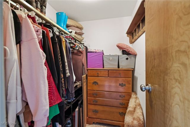 6330 Greenwood 103, Sagamore Hills, OH 44067