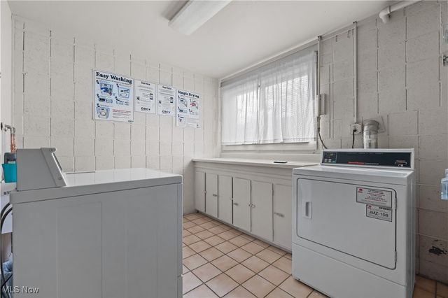 6330 Greenwood 103, Sagamore Hills, OH 44067