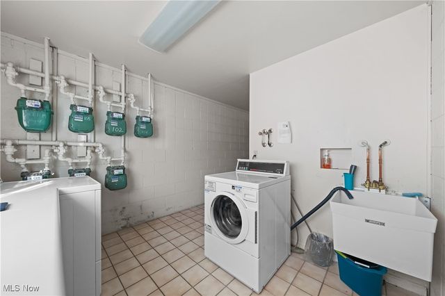 6330 Greenwood 103, Sagamore Hills, OH 44067