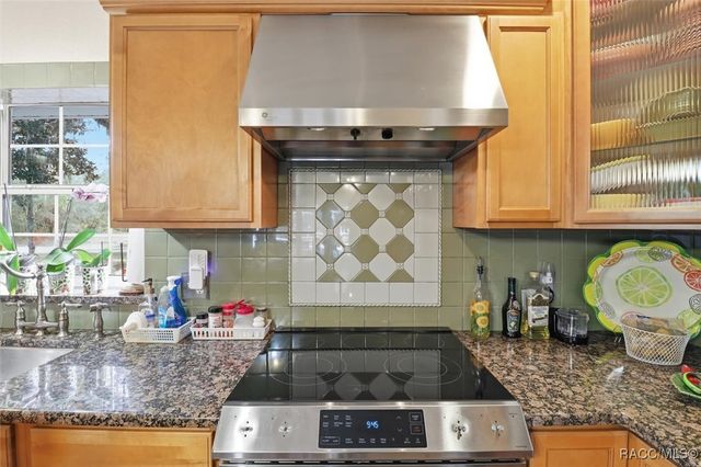 11905 W Caladium Street, Crystal River, FL 34428