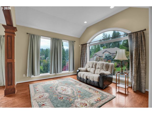 1696 Se 26TH Dr, Gresham, OR 97080