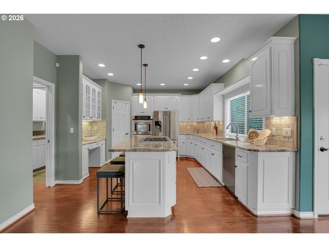 1696 Se 26TH Dr, Gresham, OR 97080