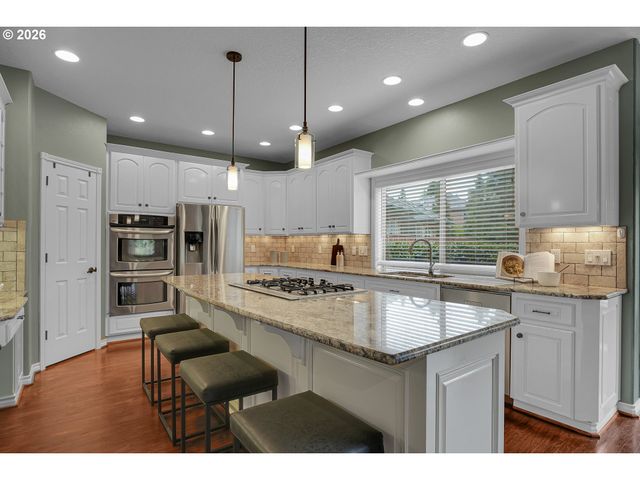 1696 Se 26TH Dr, Gresham, OR 97080