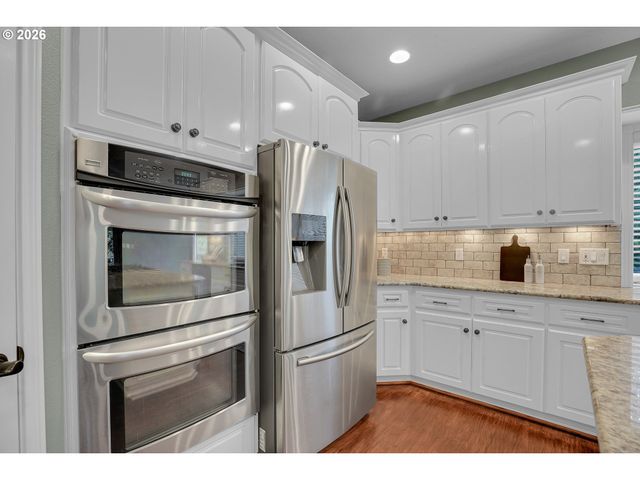 1696 Se 26TH Dr, Gresham, OR 97080