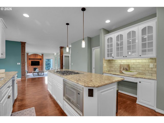 1696 Se 26TH Dr, Gresham, OR 97080