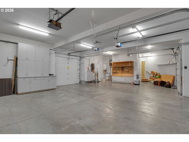 1696 Se 26TH Dr, Gresham, OR 97080