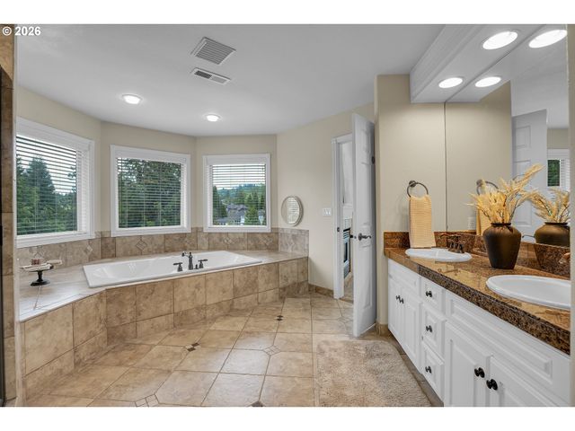 1696 Se 26TH Dr, Gresham, OR 97080