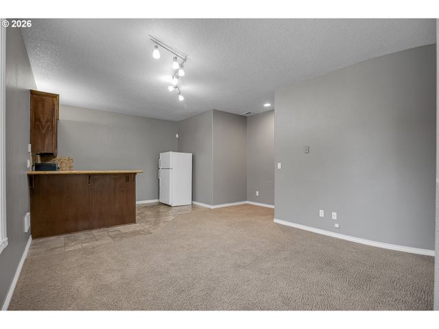 1696 Se 26TH Dr, Gresham, OR 97080