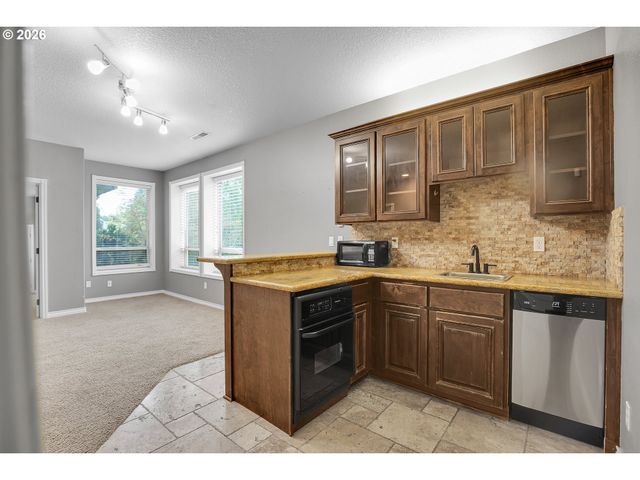 1696 Se 26TH Dr, Gresham, OR 97080